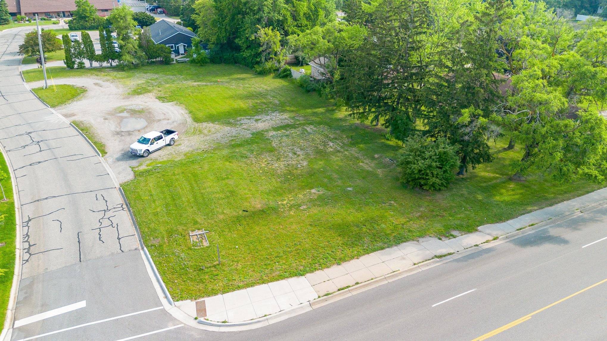 915 E Broomfield RD, Pleasant, MI 48858