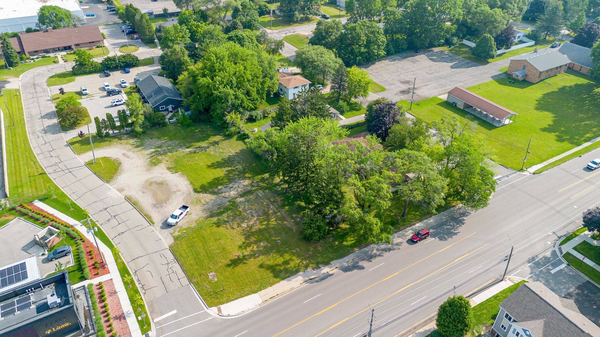 915 E Broomfield RD, Pleasant, MI 48858