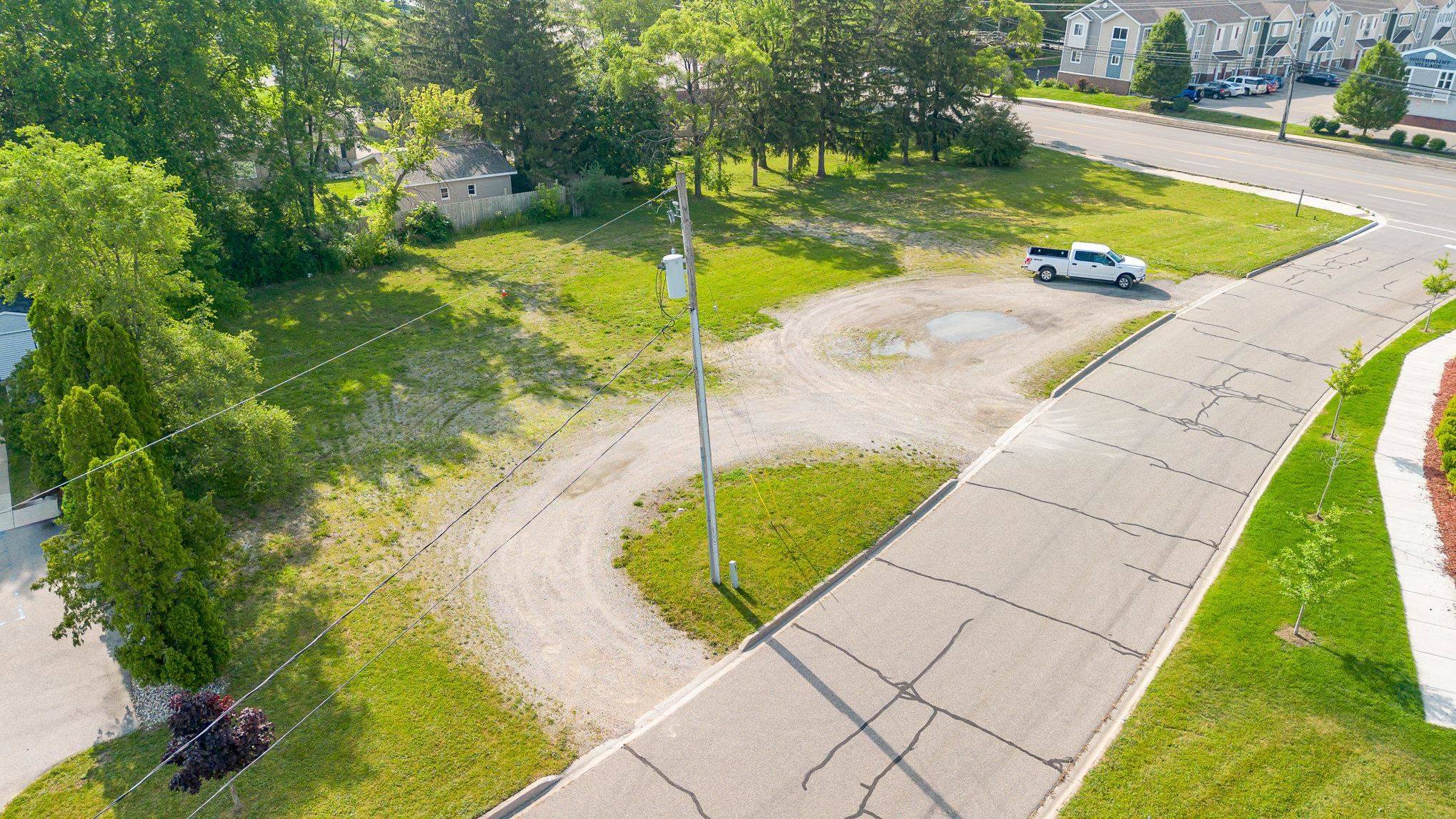 915 E Broomfield RD, Pleasant, MI 48858