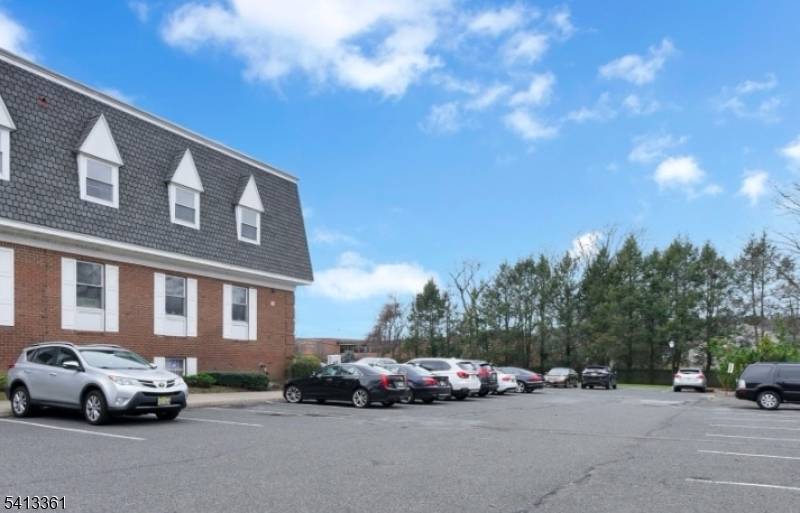 573 VALLEY RD, Suite 5, Wayne Twp., NJ 07470