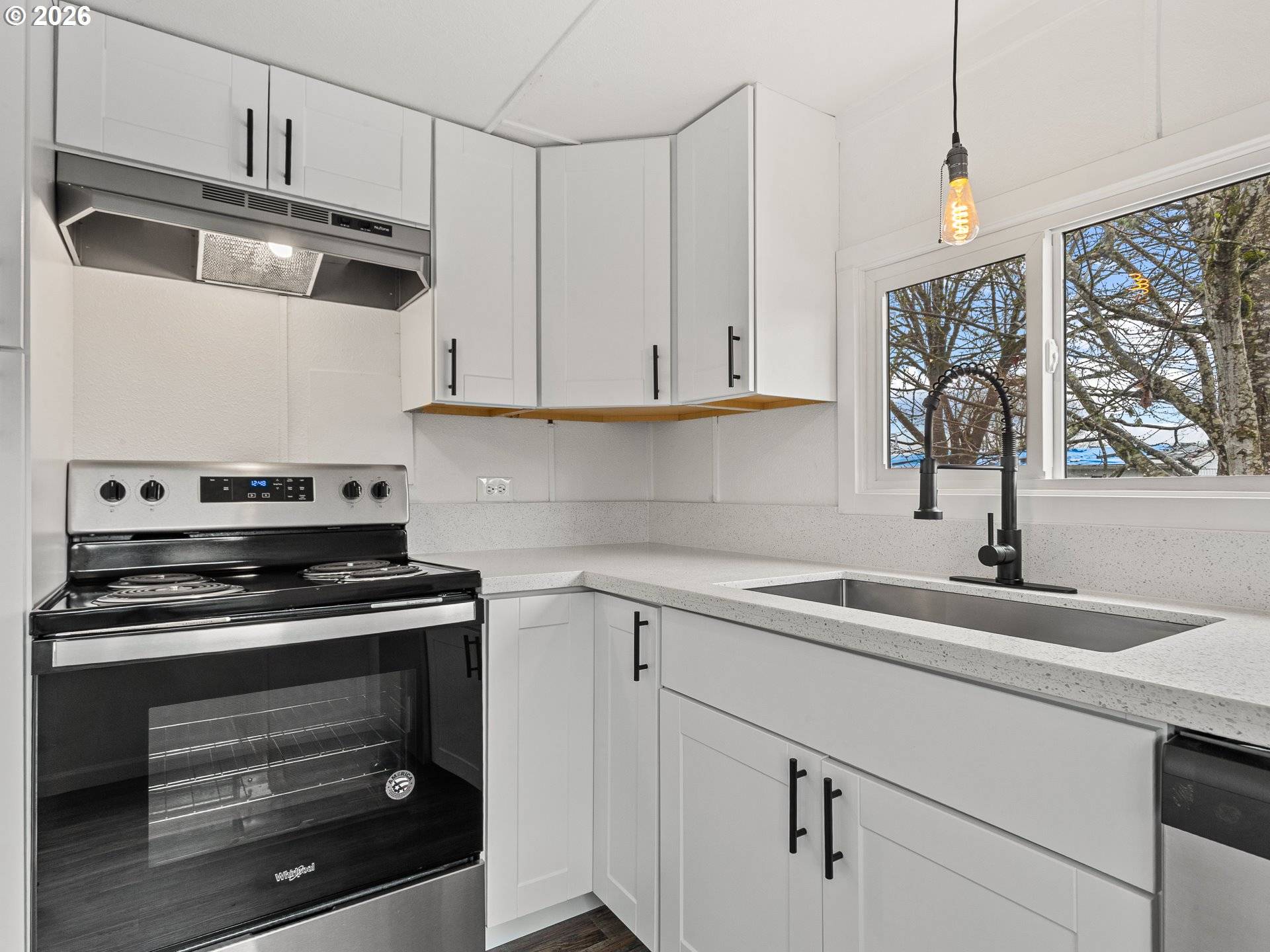 500 N GILWOOD ST #5, Carlton, OR 97111