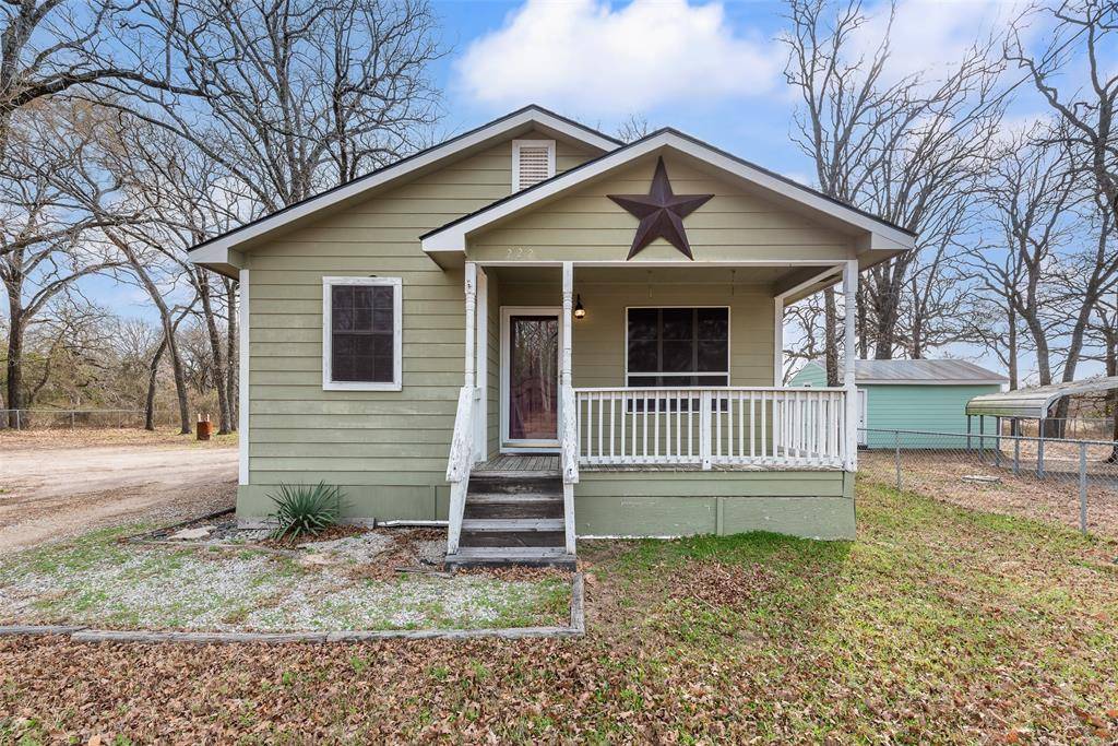 222 Meadow Lake Drive, Gun Barrel City, TX 75156