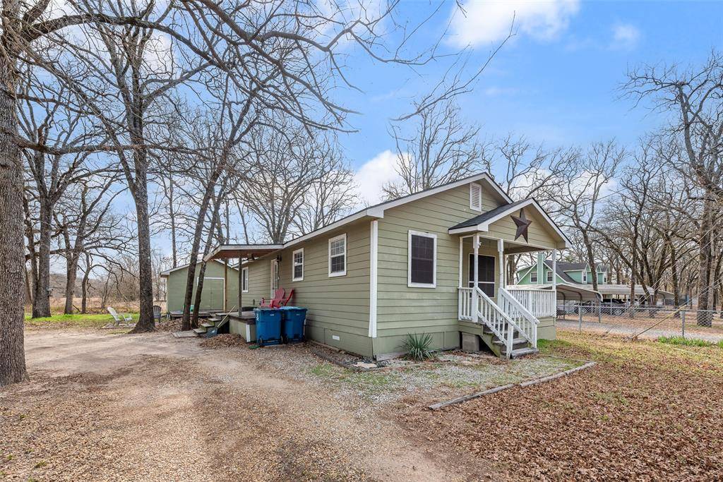 222 Meadow Lake Drive, Gun Barrel City, TX 75156