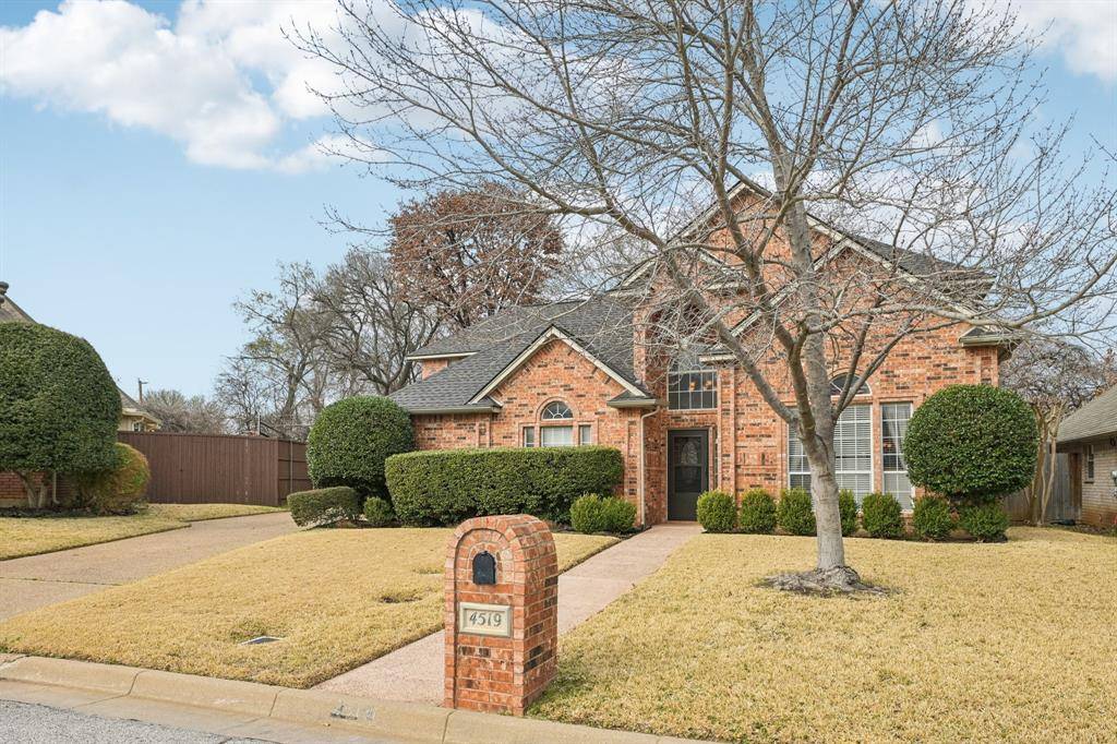 4519 Edge Creek Lane, Arlington, TX 76017