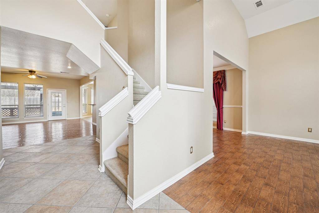 4519 Edge Creek Lane, Arlington, TX 76017