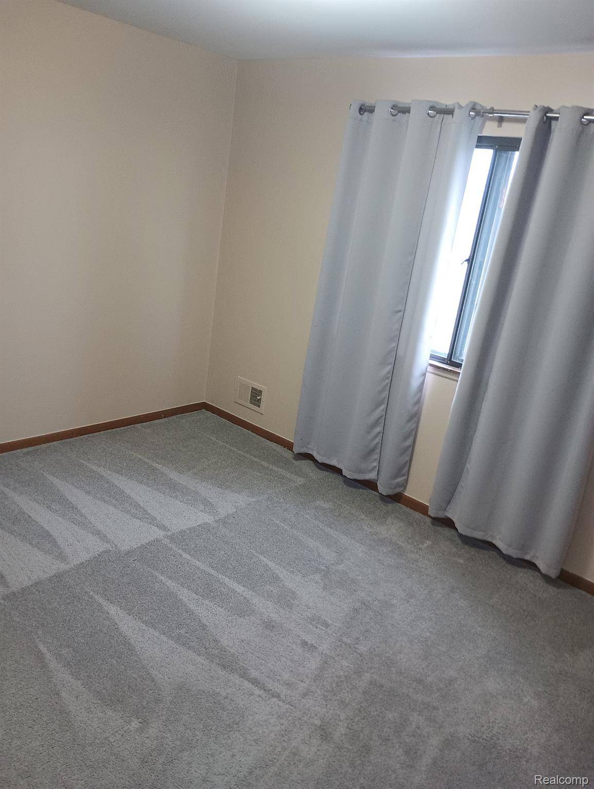 32608 E Harper AVE N #32, St. Clair Shores, MI 48082