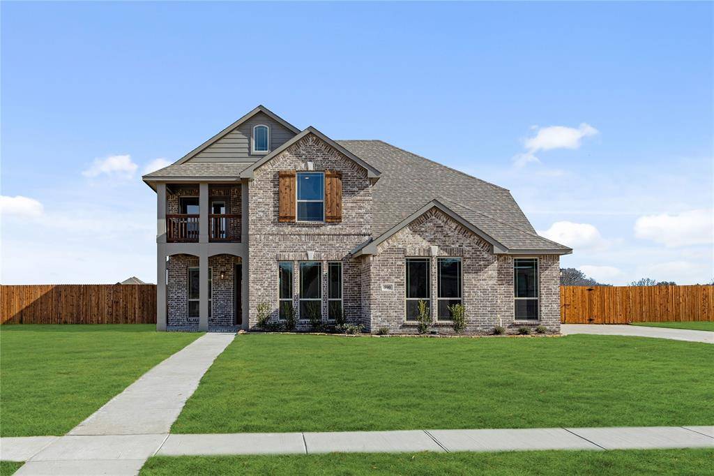 590 Crystal Lake Lane, Red Oak, TX 75154