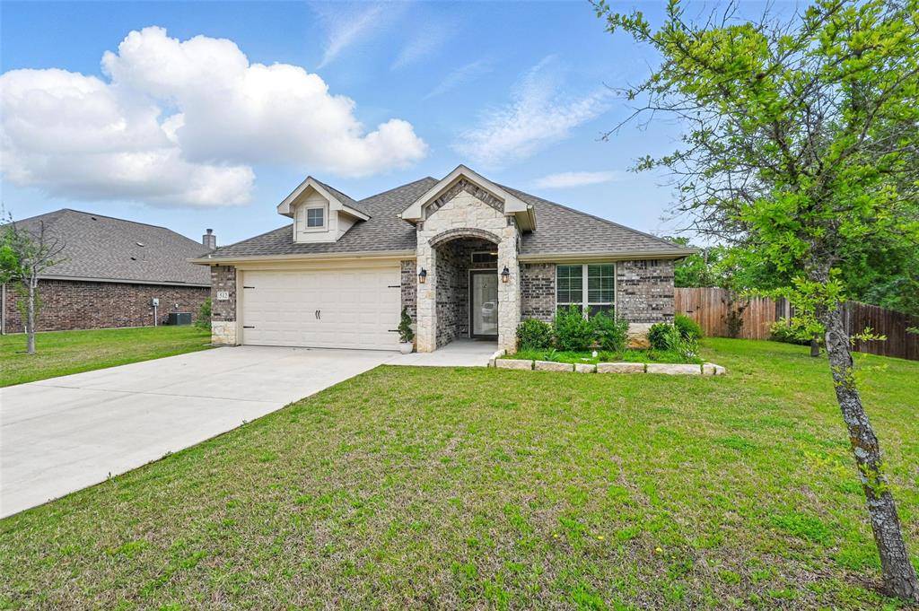 512 Hidden Springs Trail, Azle, TX 76020