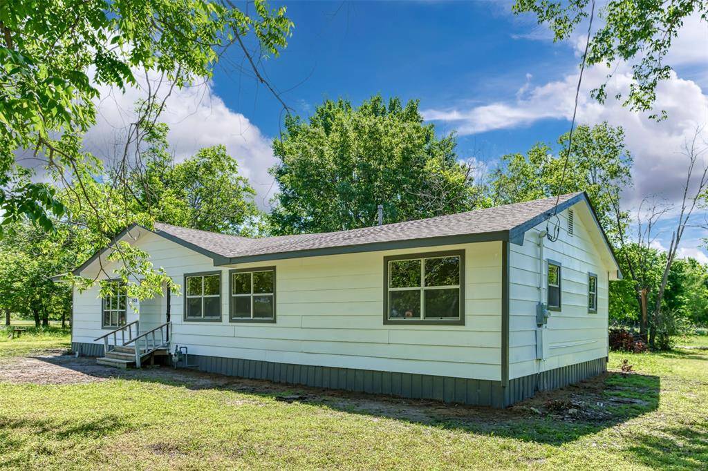 103 Ivy Street, Goodlow, TX 75144