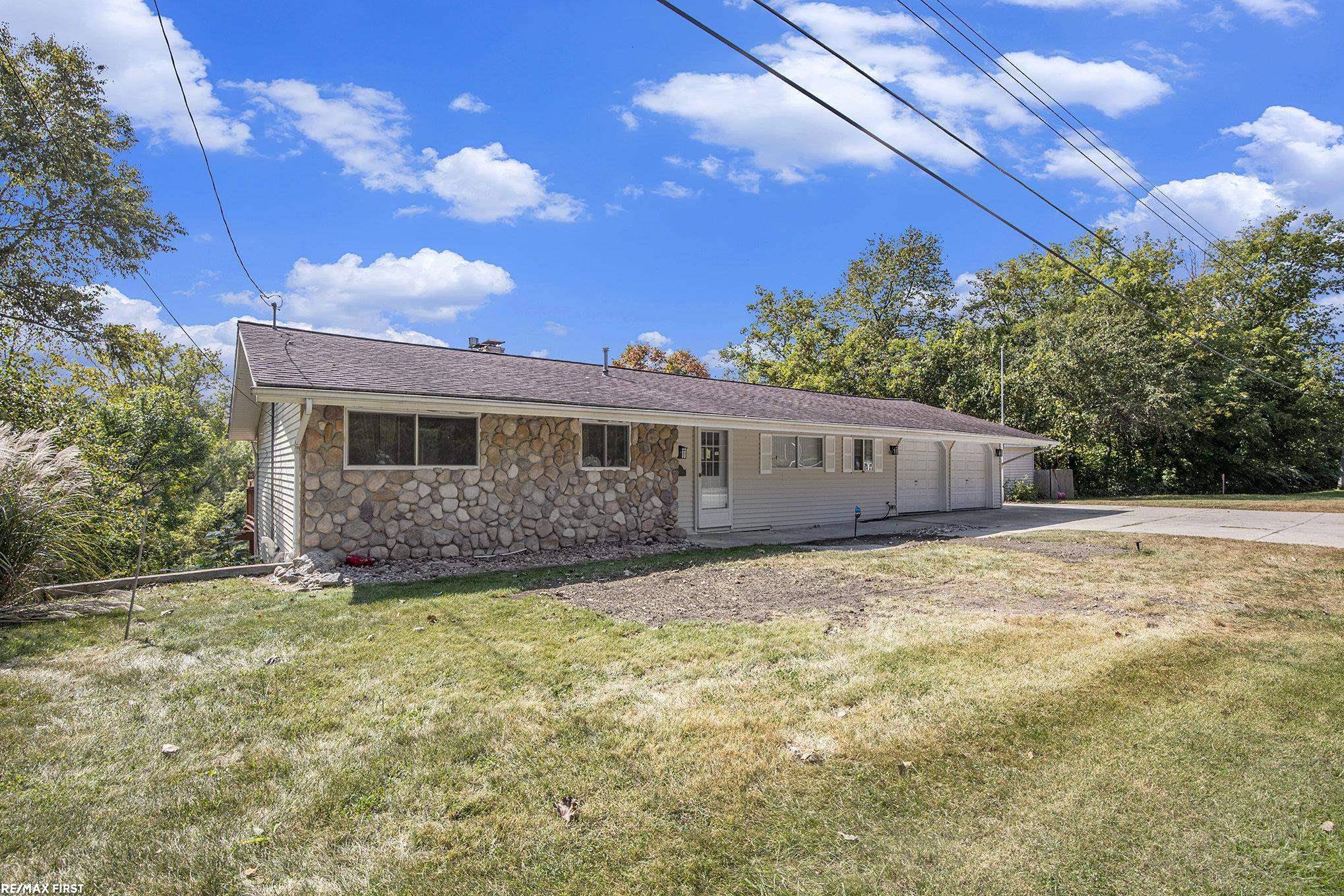 4167 N River Rd ST, Fort Gratiot Twp, MI 48059
