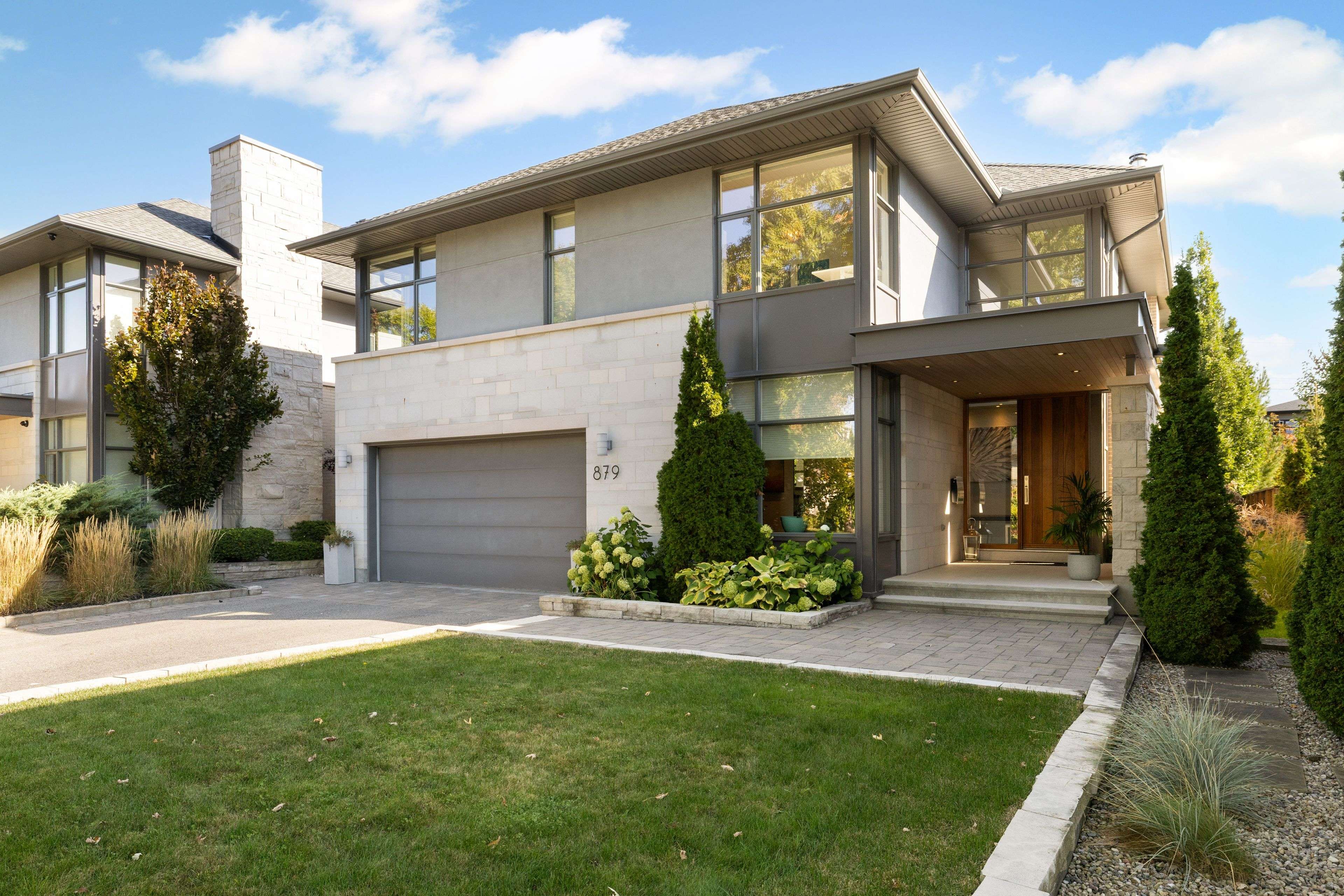 879 Winnington AVE, Britannia Heights - Queensway Terrace N And Area, ON K2B 5C4