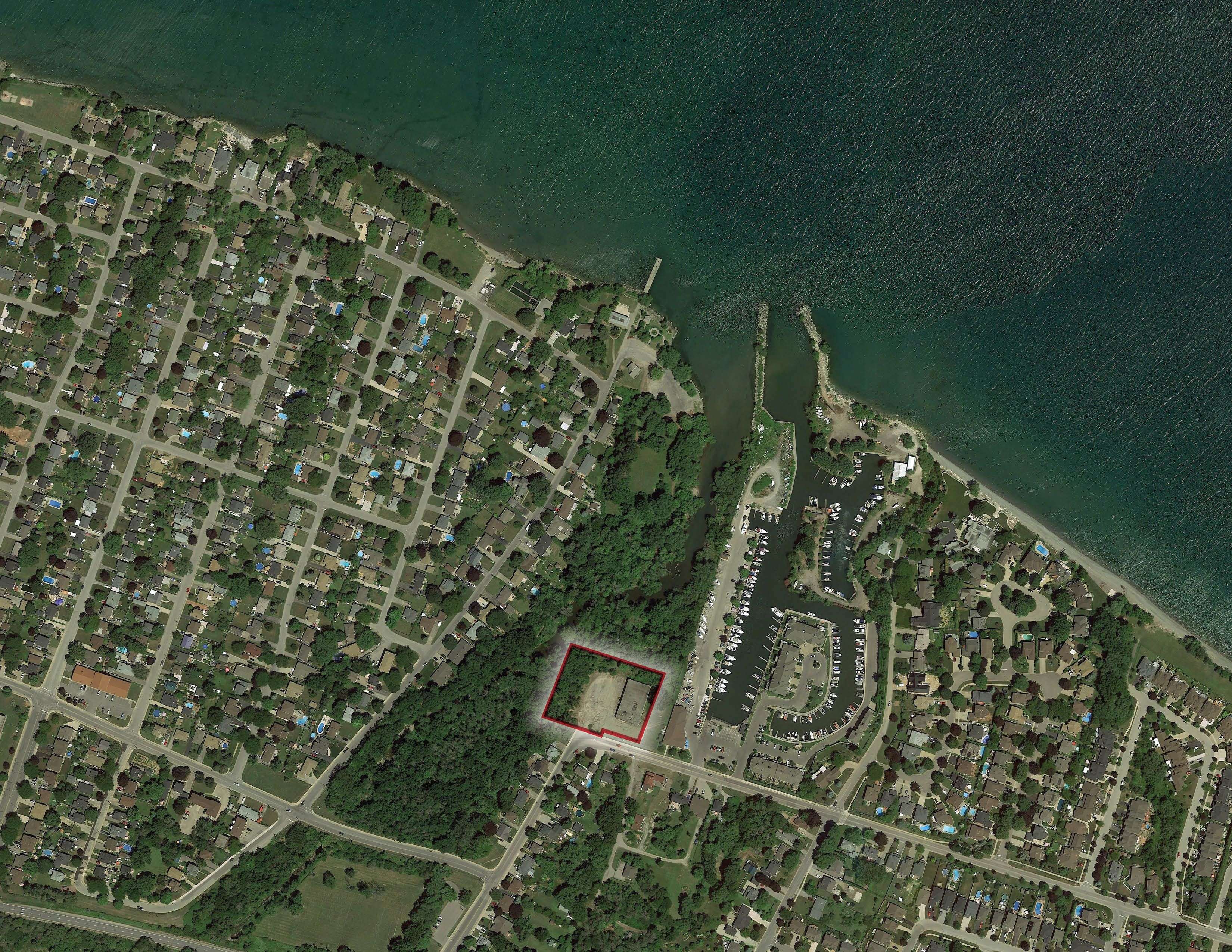 3 Lake ST, Grimsby, ON L3M 2G4