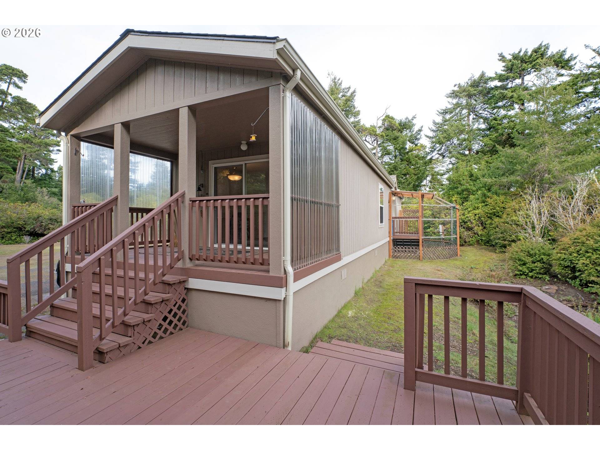 1600 RHODODENDRON DR #200, Florence, OR 97439