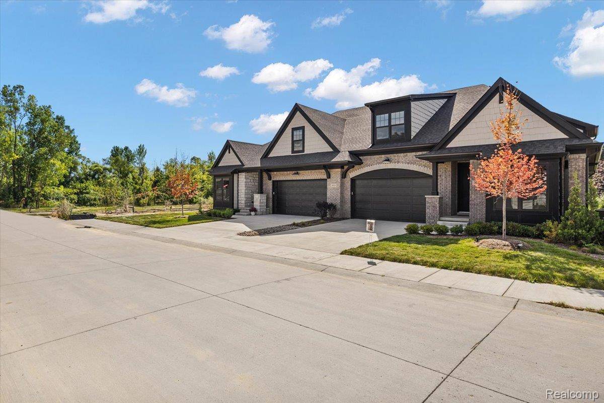 2028 Breckenridge CT #10, Rochester, MI 48307