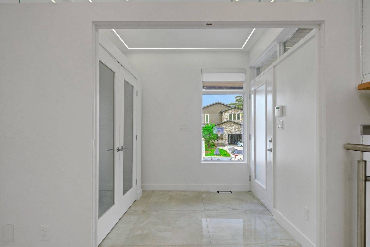 298 Crestview RD, Alta Vista And Area, ON K1H 5G6