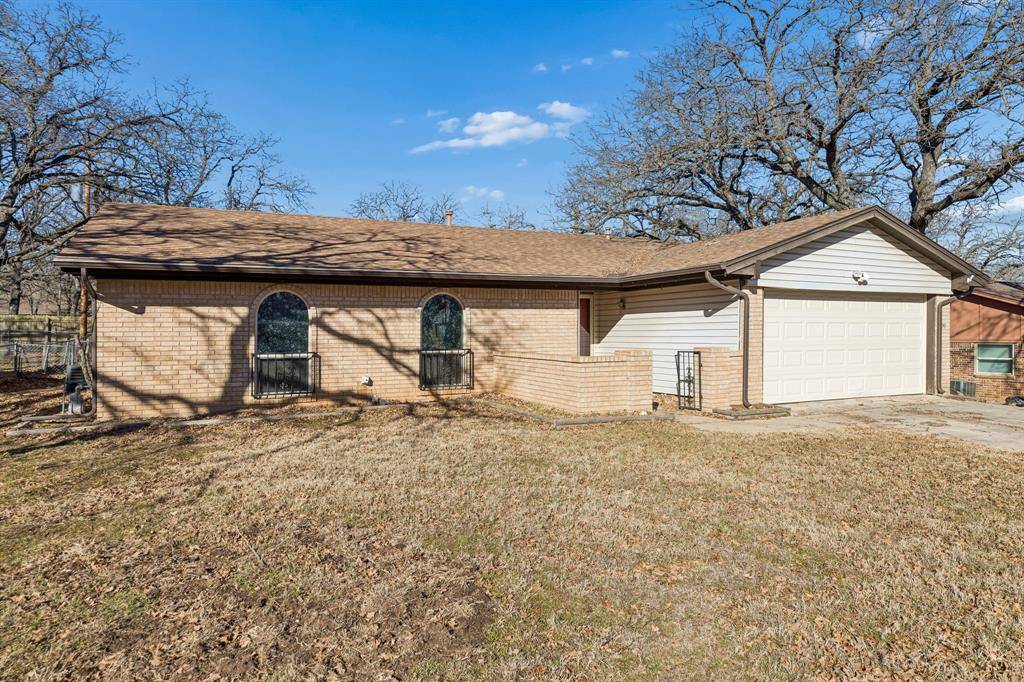 209 N Jarvis Lane, Azle, TX 76020