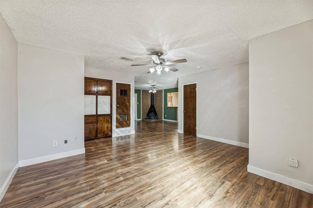 209 N Jarvis Lane, Azle, TX 76020