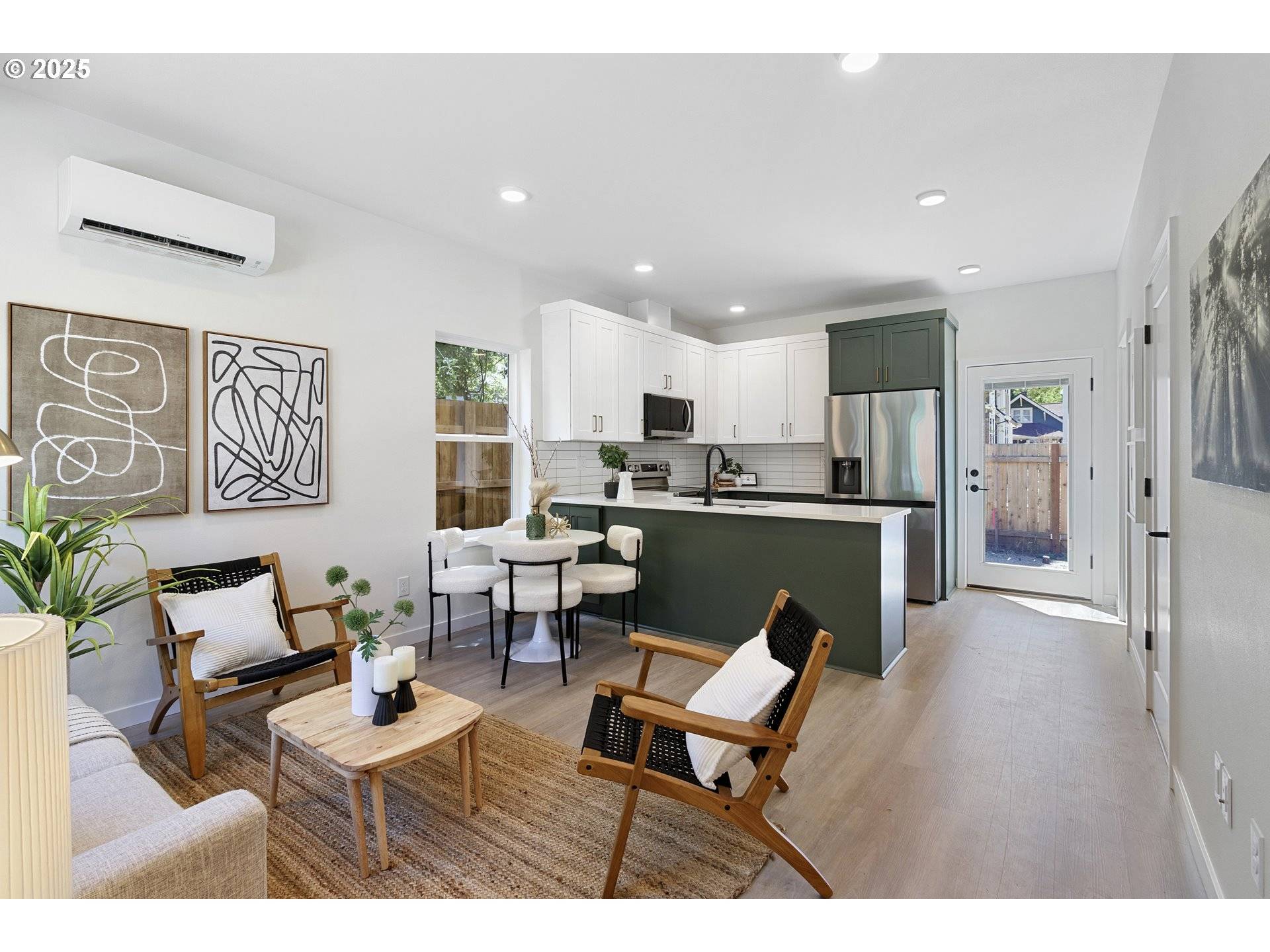 6914 N SWIFT ST, Portland, OR 97203