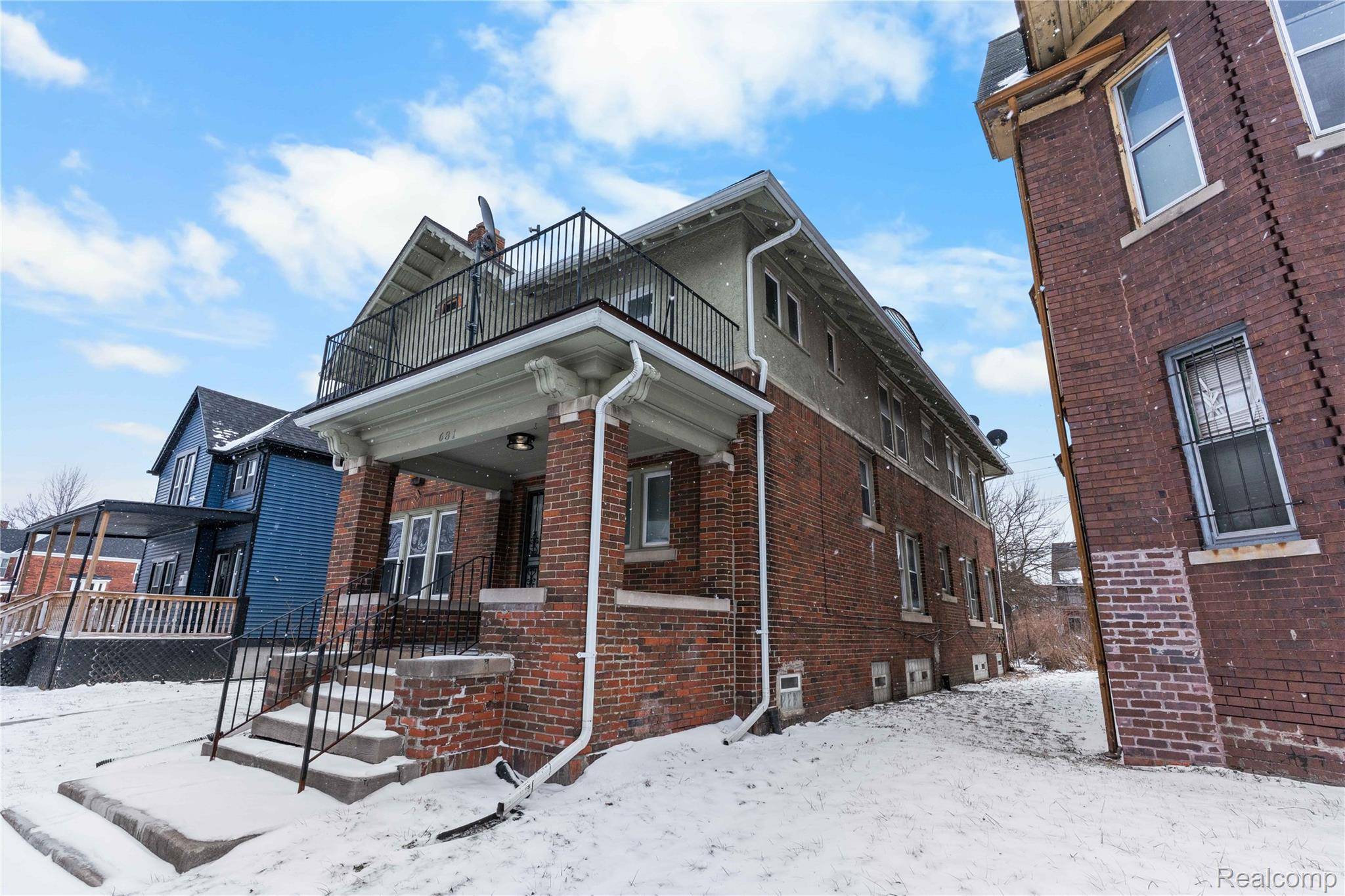 681 Clairmount ST, Detroit, MI 48202