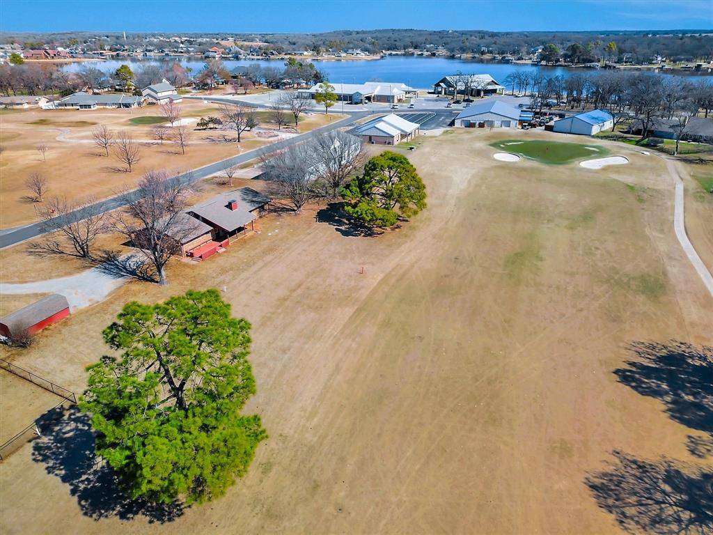 104 Navajo Trail, Gainesville, TX 76240