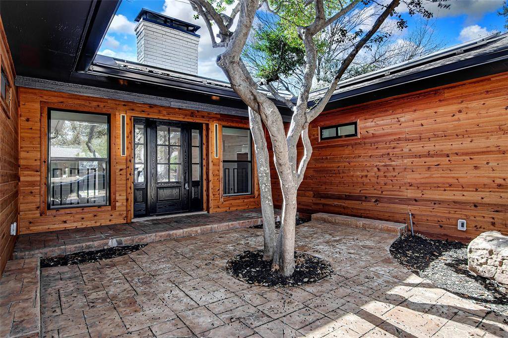 7992 Fallmeadow Lane, Dallas, TX 75248