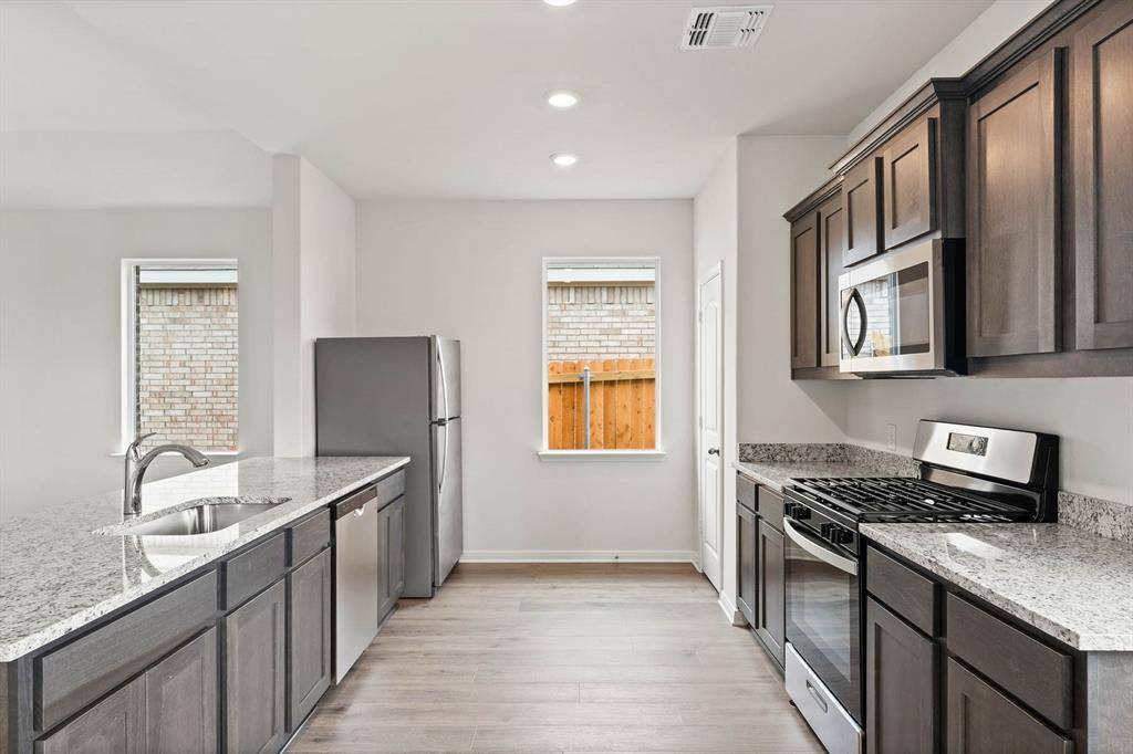 13409 Gitty Up Circle, Cresson, TX 76035