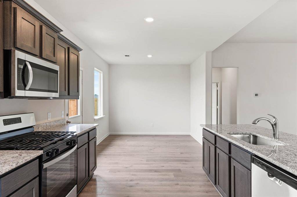 13409 Gitty Up Circle, Cresson, TX 76035