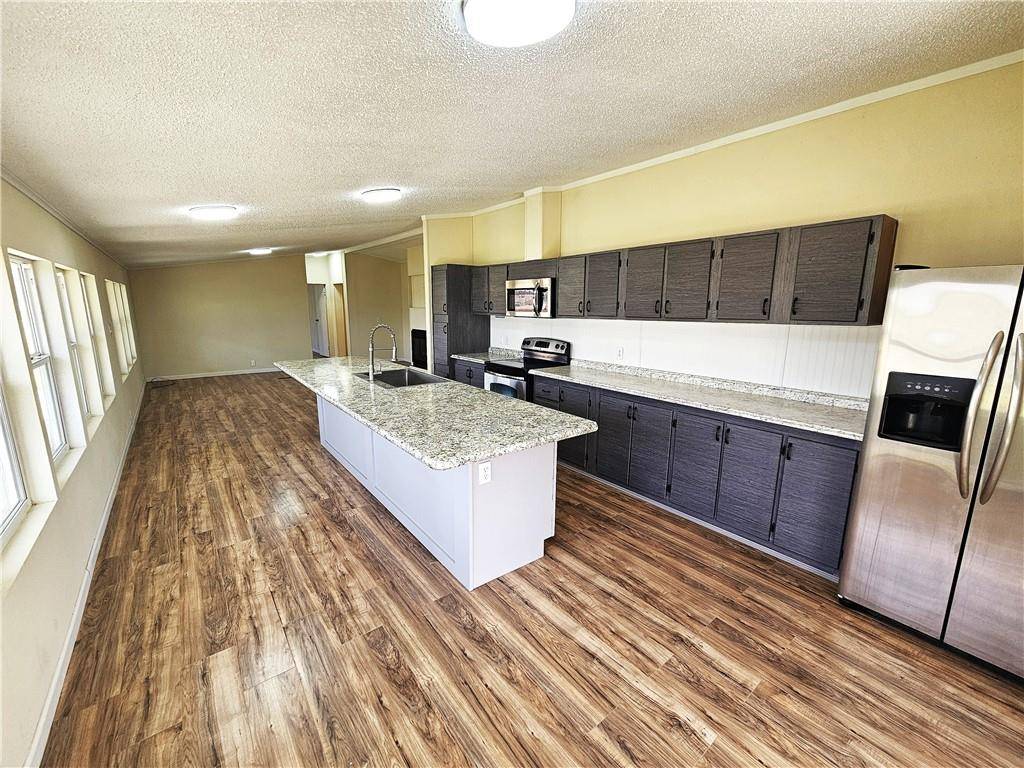 102 LCR 828, Donie, TX 75838