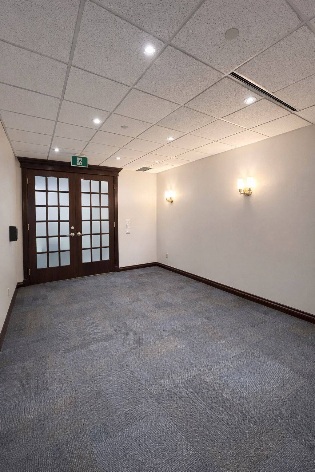 5500 North Service RD #205, Burlington, ON L7L 6W6