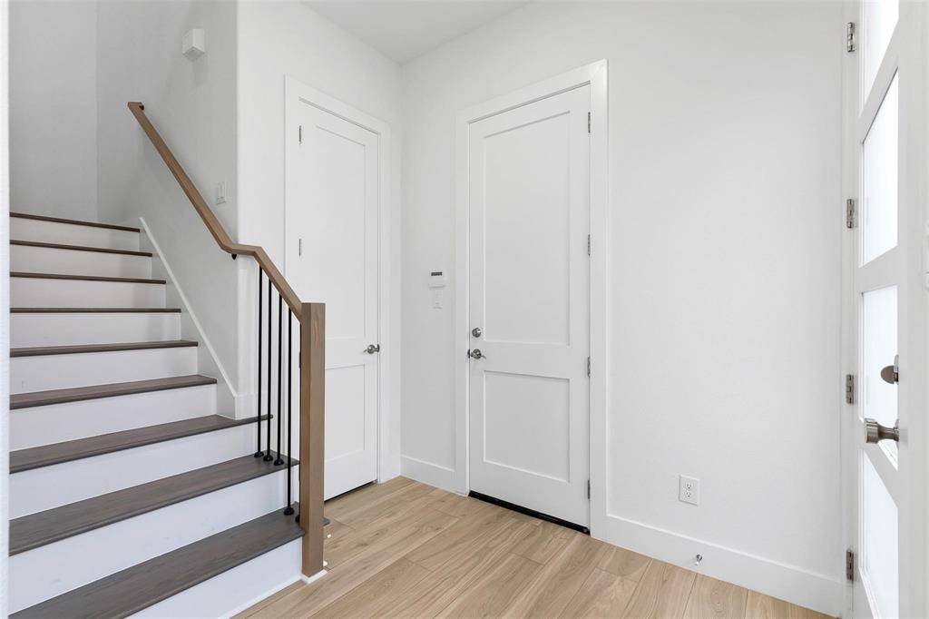 913 Bayonne Street, Dallas, TX 75212