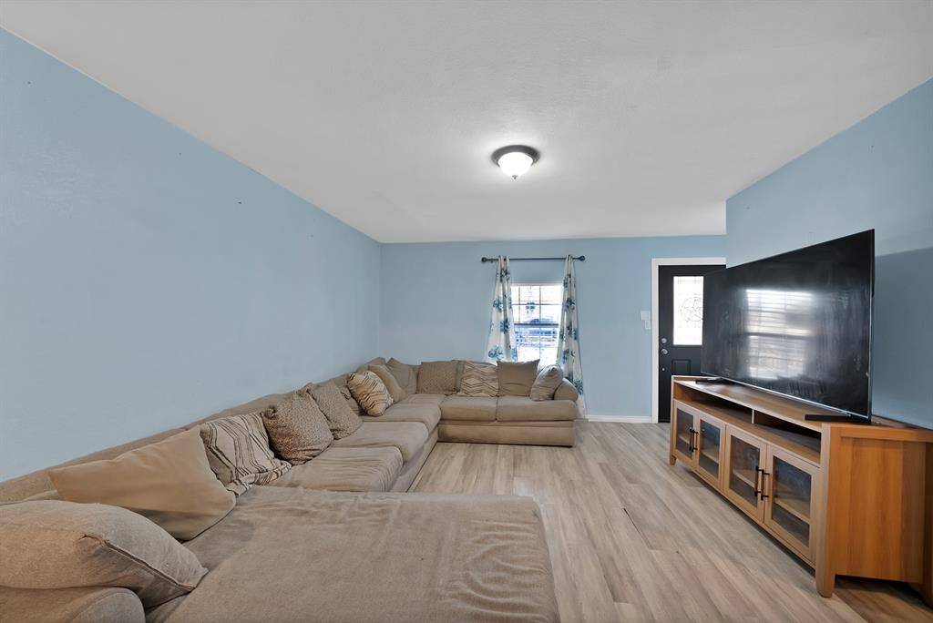 1801 Rayburn Avenue, Mesquite, TX 75149