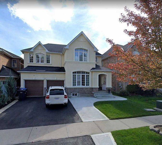 107 Sugarhill DR, Brampton, ON L7A 3X3