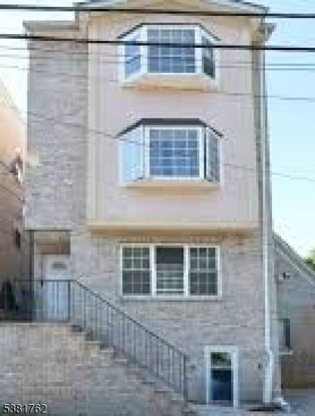 12 Amity St, Paterson City, NJ 07522