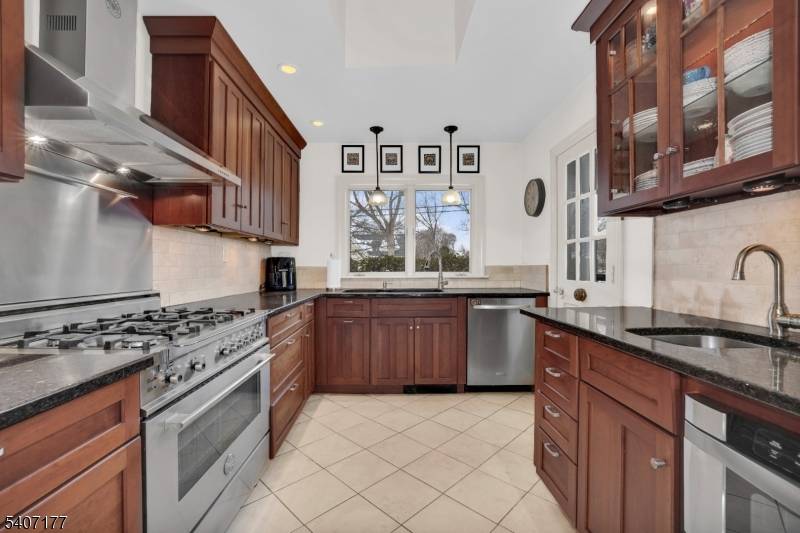 7 Dale Ave, Pequannock Twp., NJ 07444