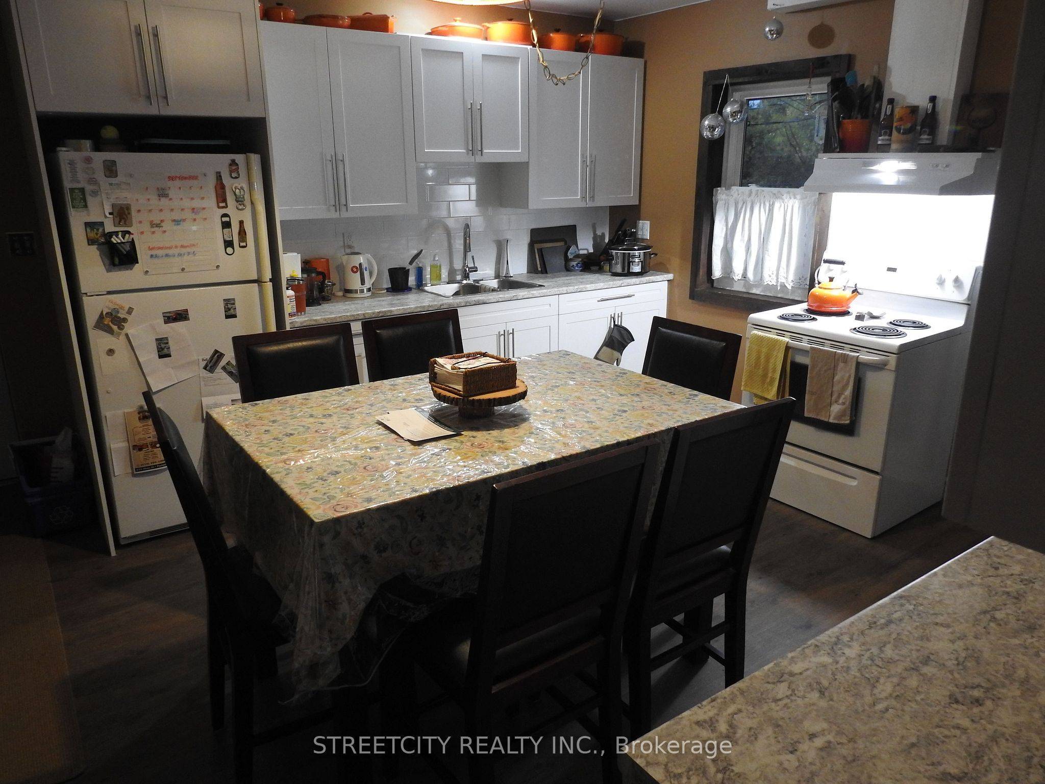 206 Main ST, North Middlesex, ON N0M 2K0