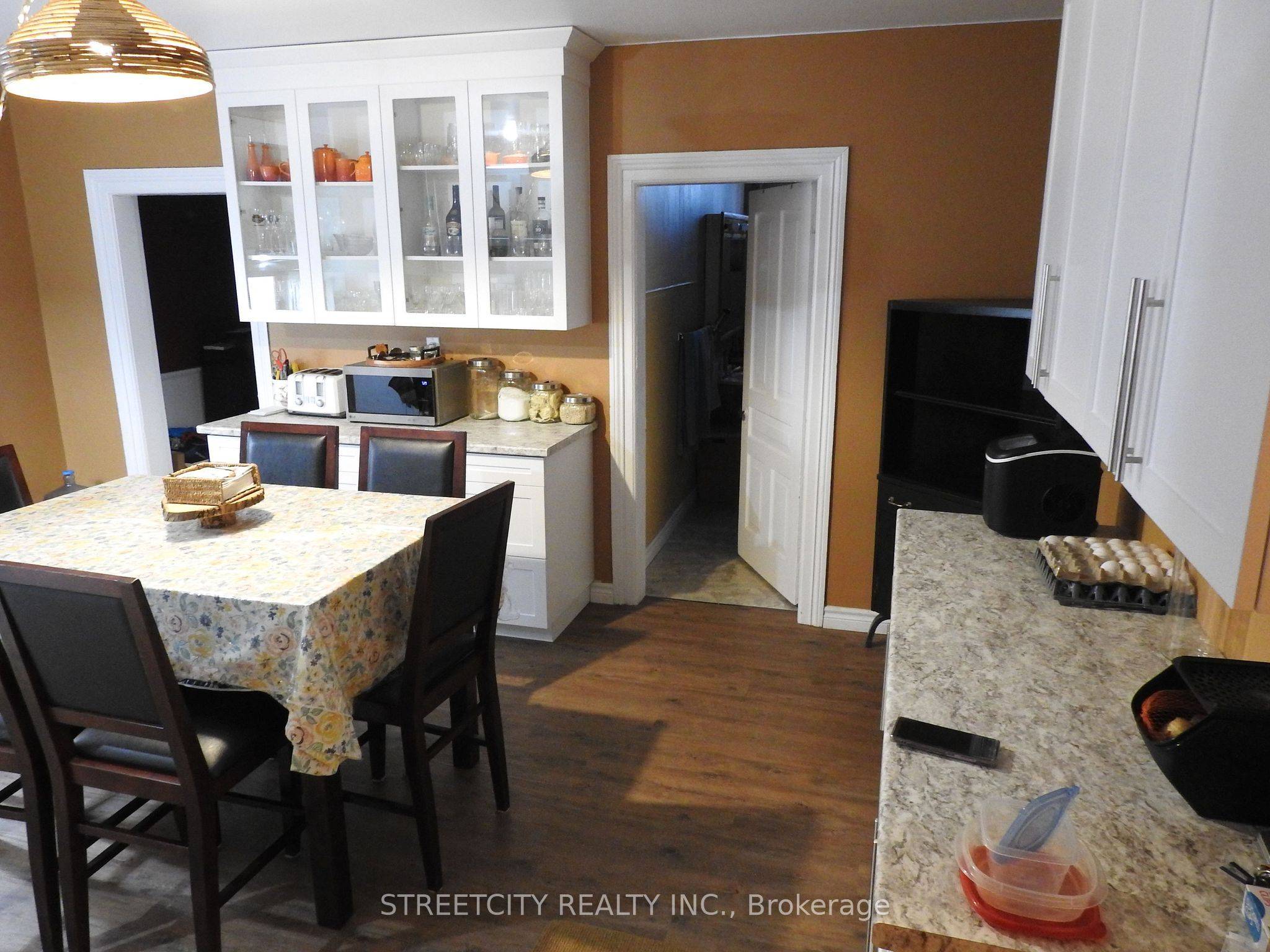 206 Main ST, North Middlesex, ON N0M 2K0