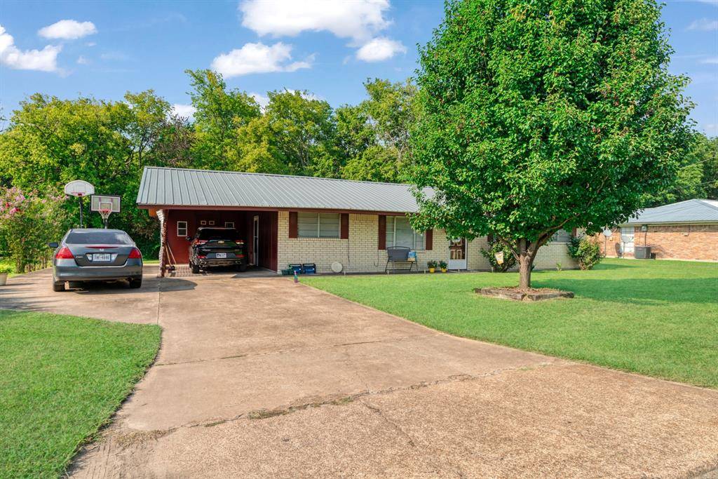 1705 W Taylor Street, Clarksville, TX 75426