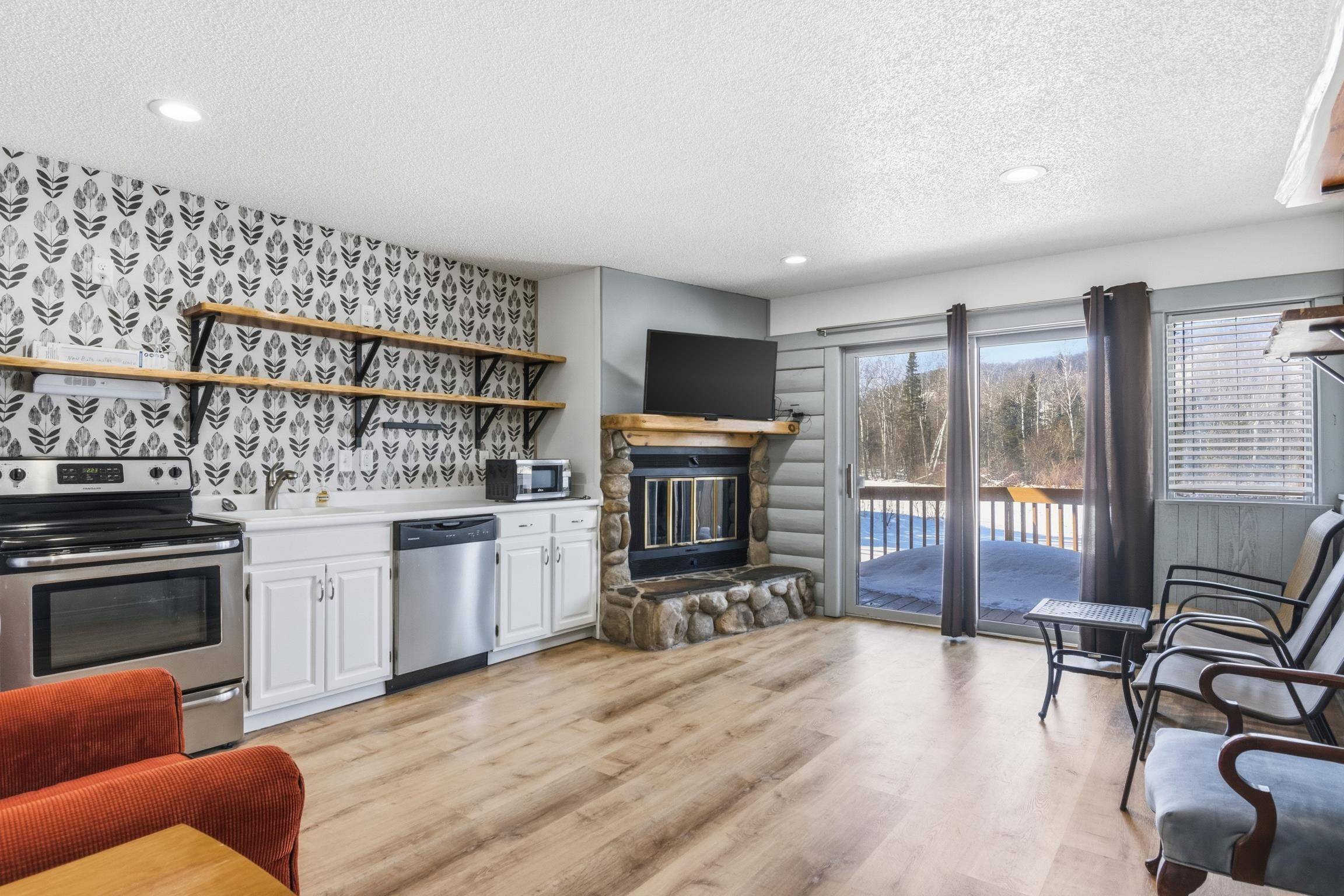 6658 Schuss Mountain LN, Custer Twp, MI 49659