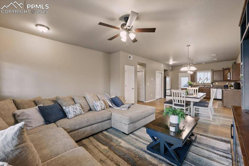 5332 Gannet LN, Pueblo, CO 81008