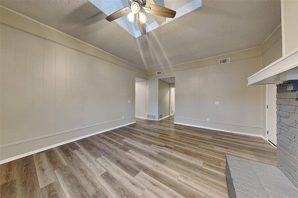 1922 Robin Meadow Drive, Carrollton, TX 75007