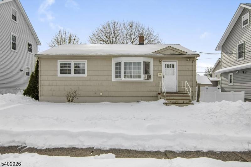 33 Daka Ct, Bloomfield Twp., NJ 07003