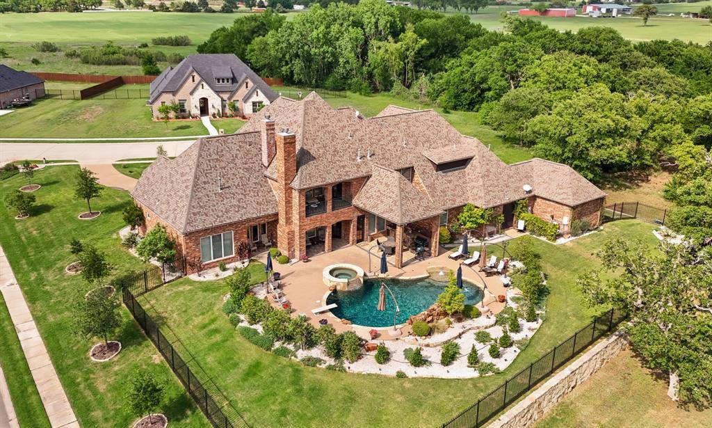 103 Oak Grove Lane, Boyd, TX 76023