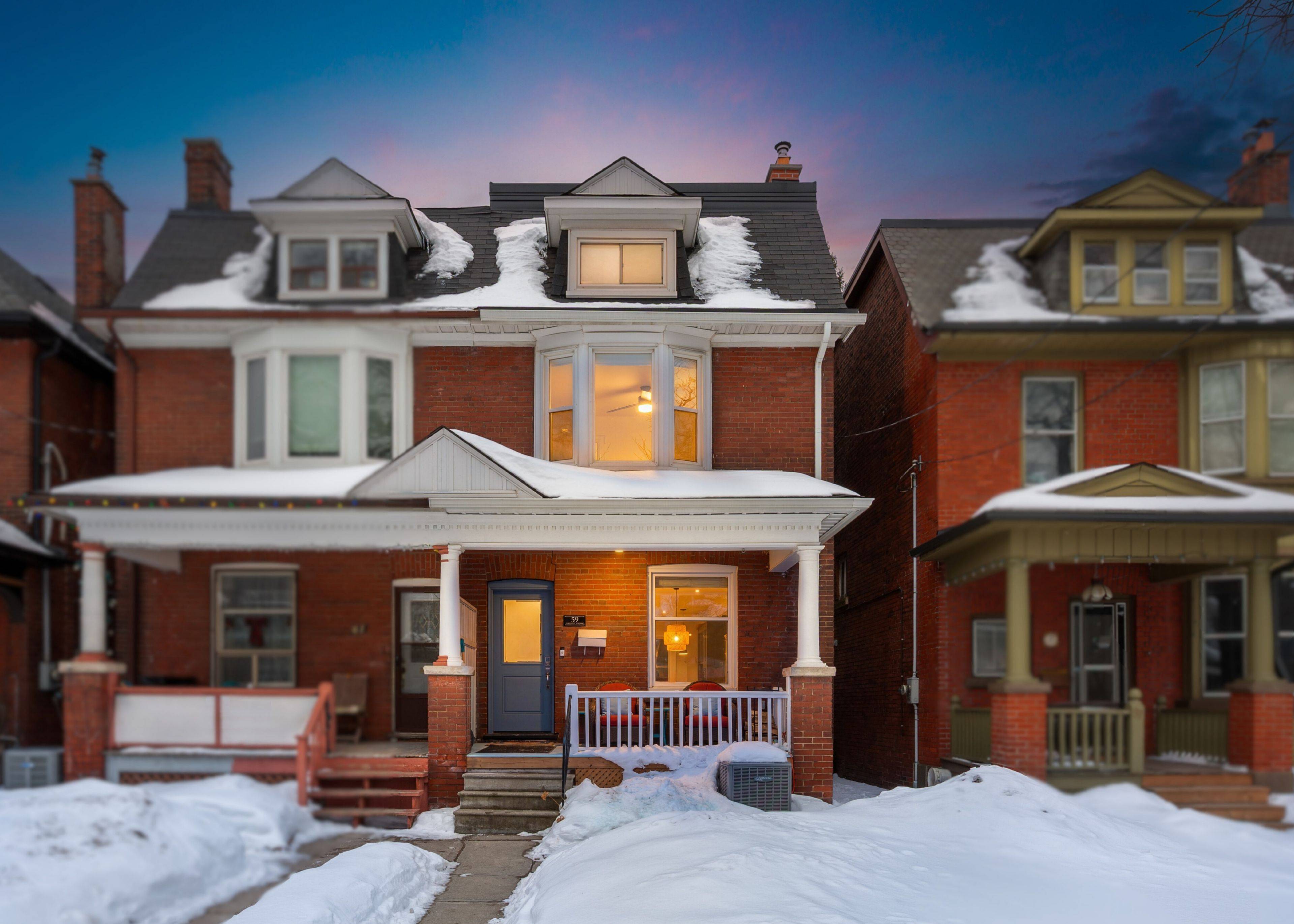 59 Parkway AVE, Toronto W01, ON M6R 1T6