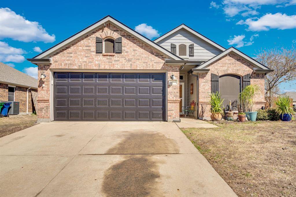 104 Coyote Run, Waxahachie, TX 75165