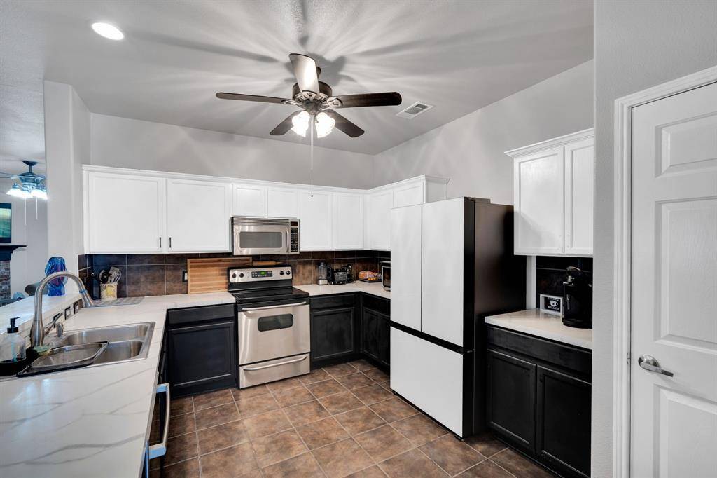 104 Coyote Run, Waxahachie, TX 75165