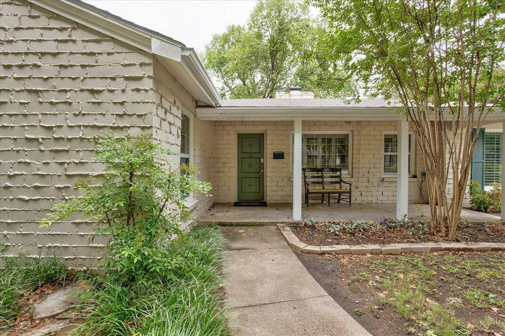 3727 W Biddison Street, Fort Worth, TX 76109
