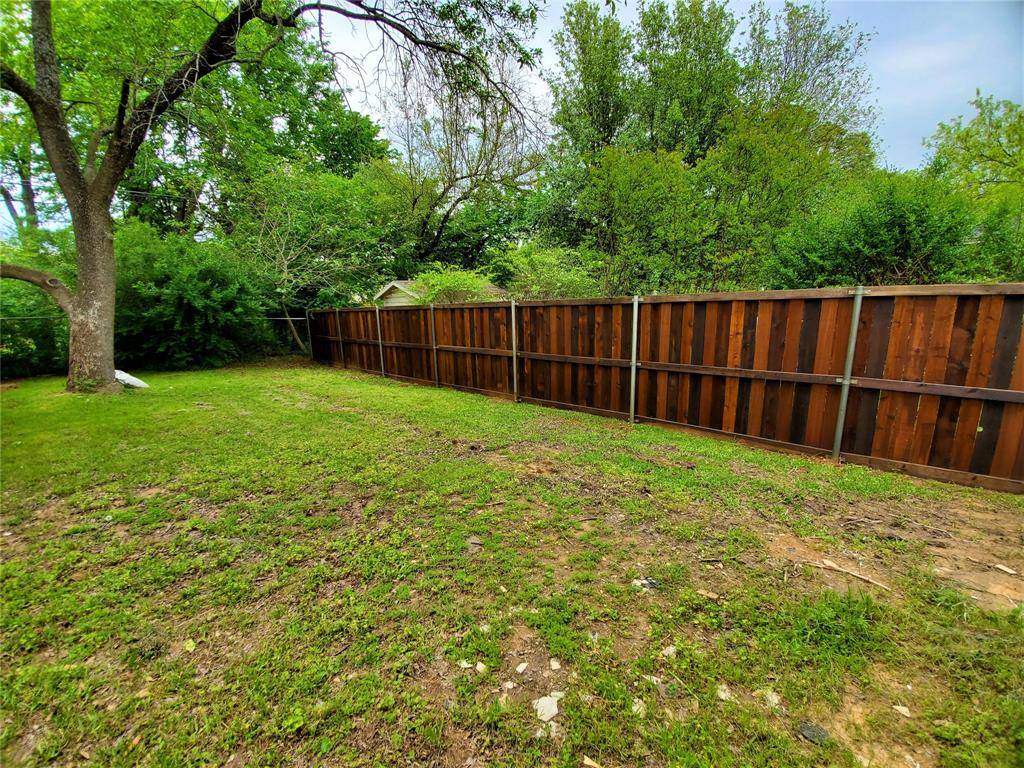 2115 Glenwood Lane #100, Denton, TX 76209