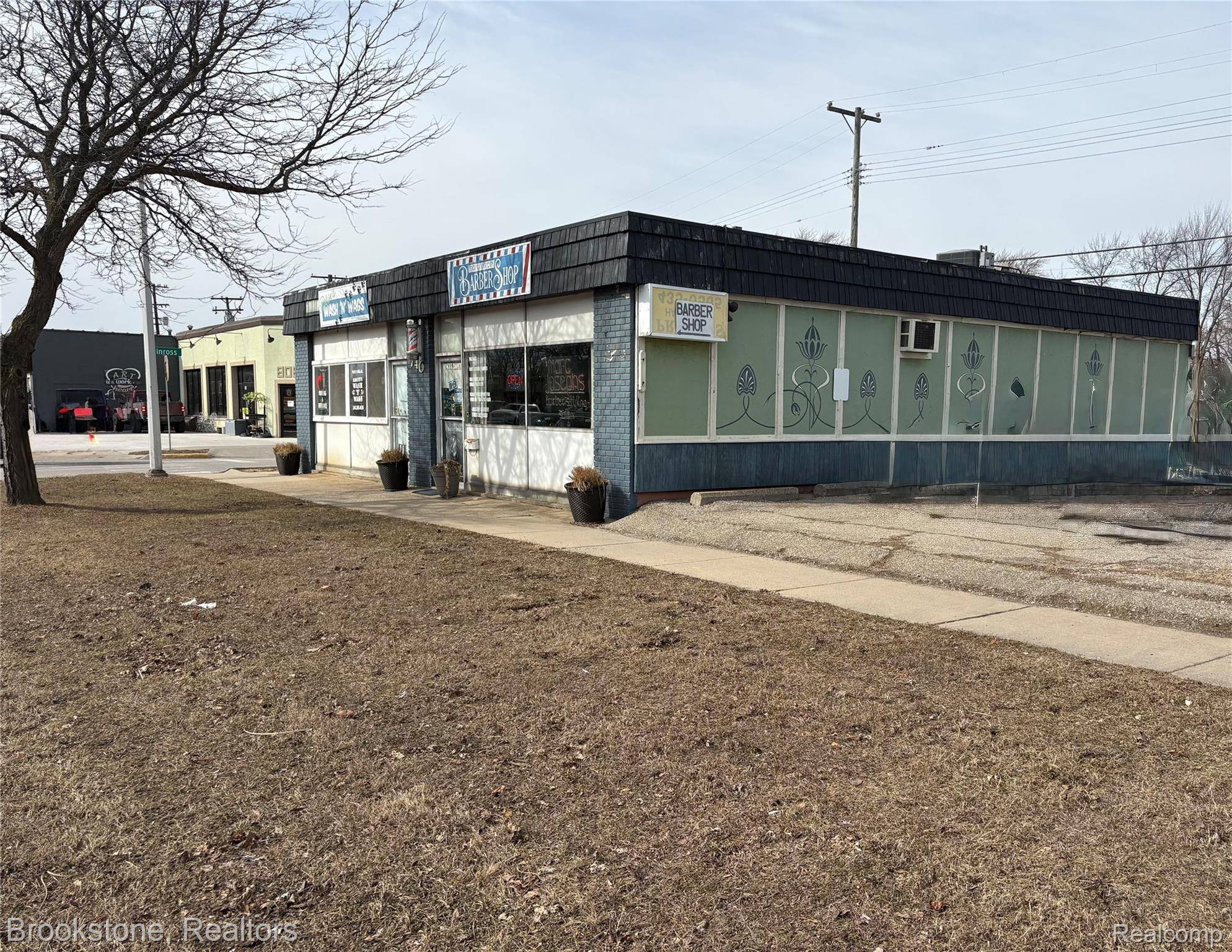 740 W 14 Mile RD, Clawson, MI 48017