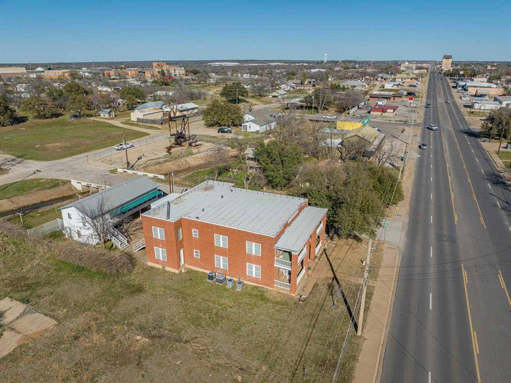 900 W Walker, Breckenridge, TX 76424