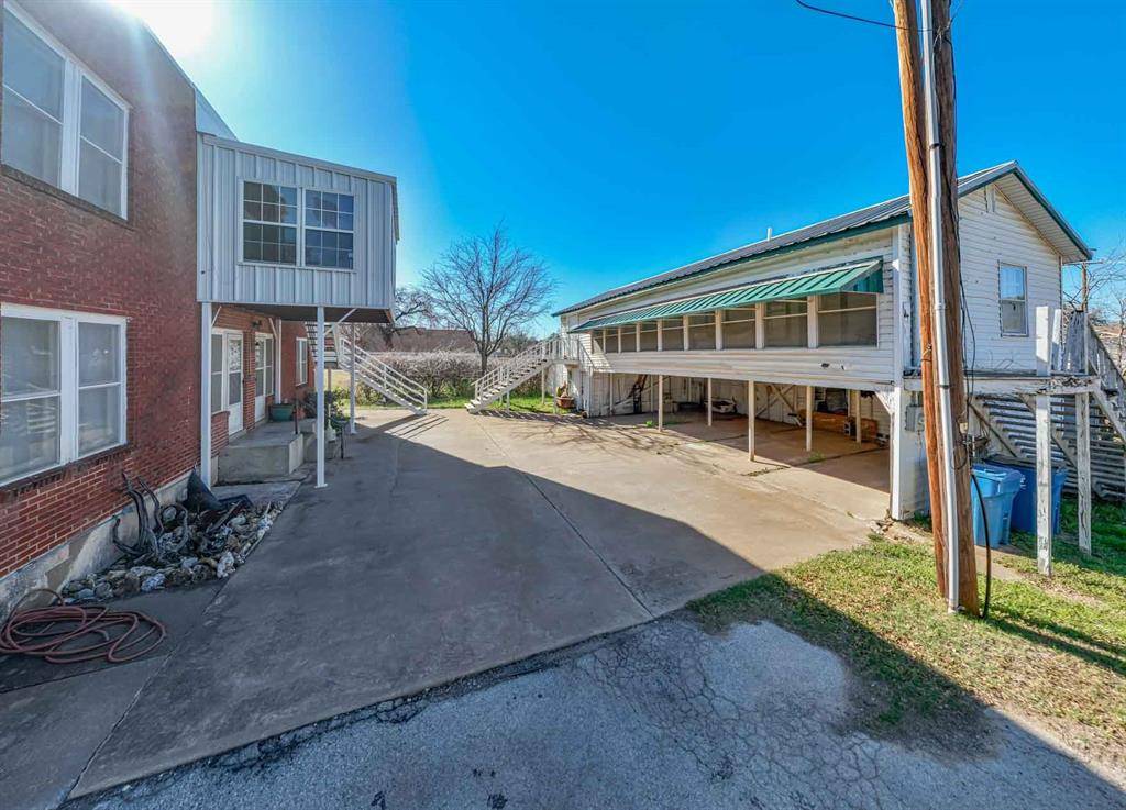 900 W West Walker, Breckenridge, TX 76424